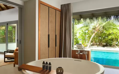 ONE BEDROOM DELUXE BEACH POOL BATHROOM